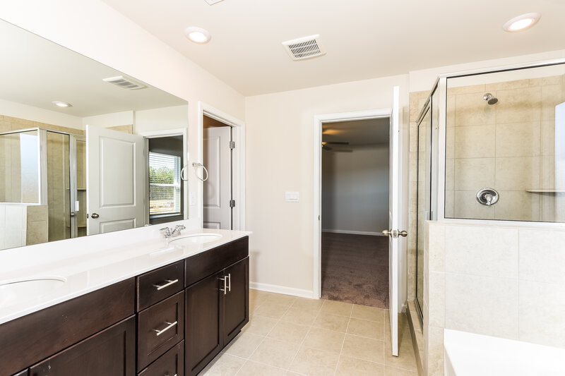 2,485/Mo, 809 Sara Meadow Rd Loganville, GA 30052 Main Bathroom View 2