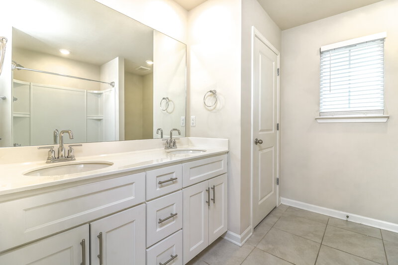 2,840/Mo, 882 Milo Bay St Loganville, GA 30052 Main Bathroom View