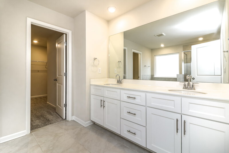 2,840/Mo, 882 Milo Bay St Loganville, GA 30052 Main Bathroom View 2