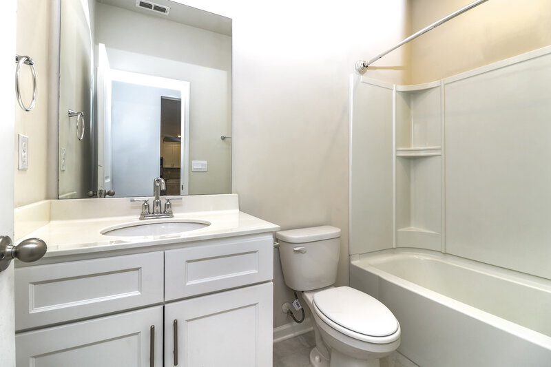 2,840/Mo, 882 Milo Bay St Loganville, GA 30052 Bathroom View