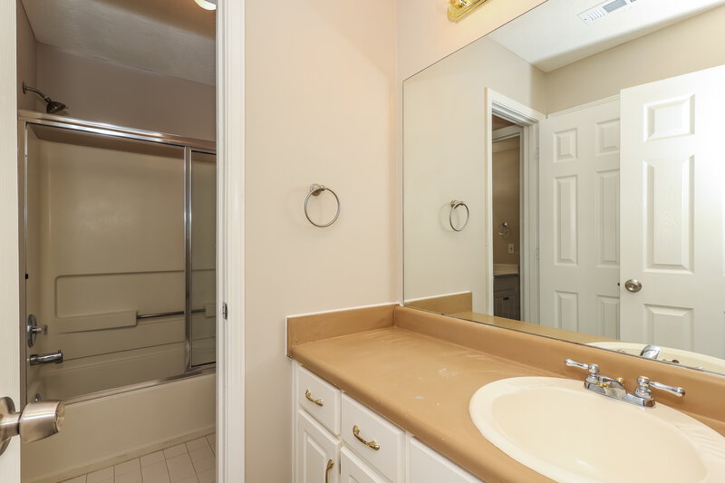 2,445/Mo, 115 Stratmore Pl Stockbridge, GA 30281 Bathroom View