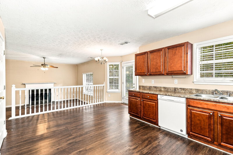 2,180/Mo, 240 Cobblestone Ln McDonough, GA 30252 Kitchen View