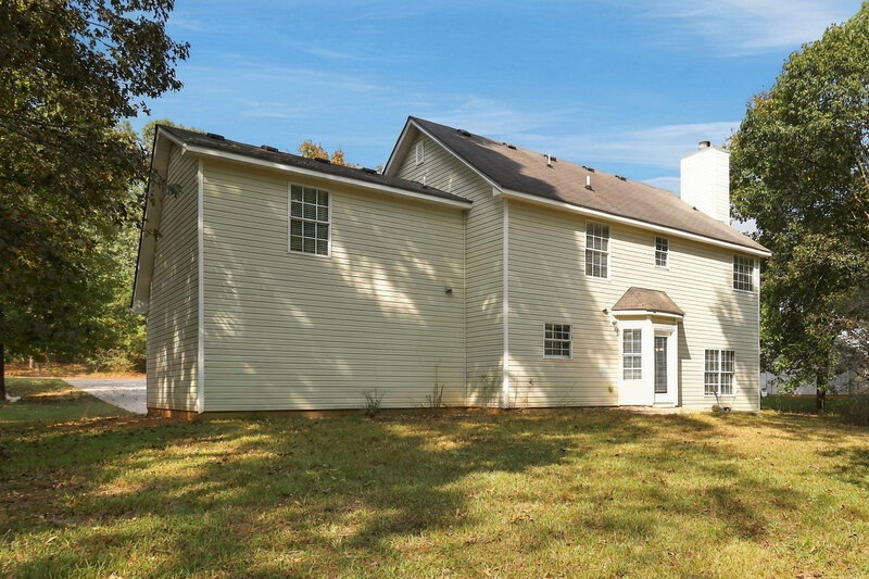 2,180/Mo, 240 Cobblestone Ln McDonough, GA 30252 Rear View