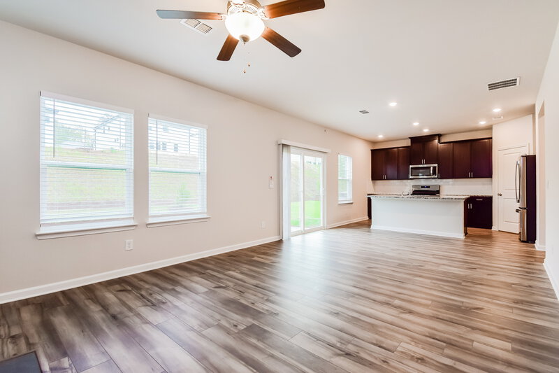 2,040/Mo, 466 Magnolia Dr Dawsonville, GA 30534 Living Room View 2