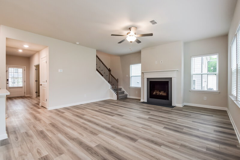 2,490/Mo, 576 Magnolia Dr Dawsonville, GA 30534 Living Room View