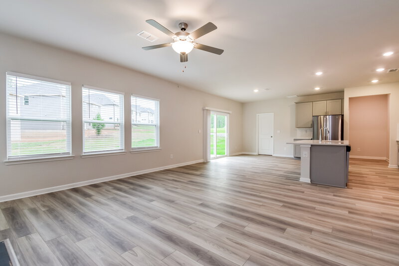 2,490/Mo, 576 Magnolia Dr Dawsonville, GA 30534 Living Room View 2