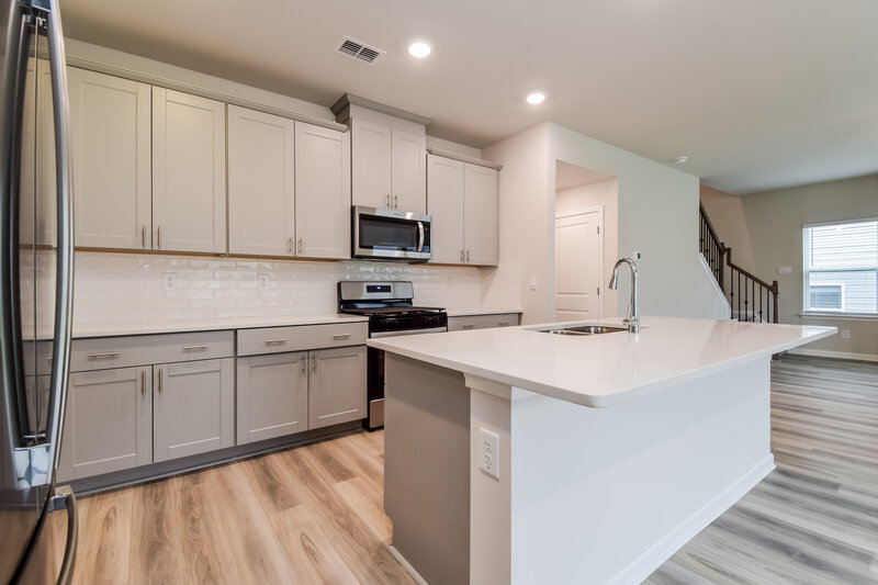 2,490/Mo, 576 Magnolia Dr Dawsonville, GA 30534 Kitchen View 2