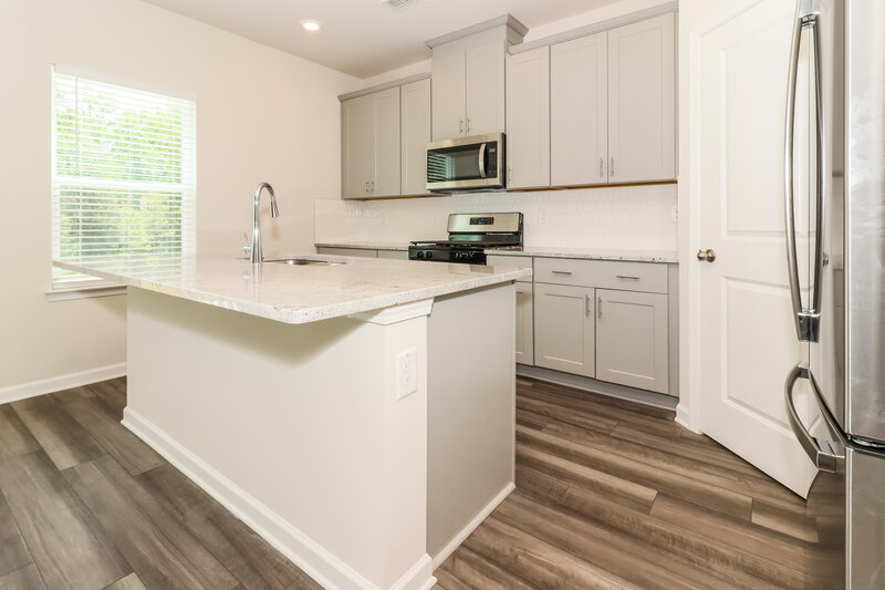 2,235/Mo, 545 Magnolia Dr Dawsonville, GA 30534 Kitchen View