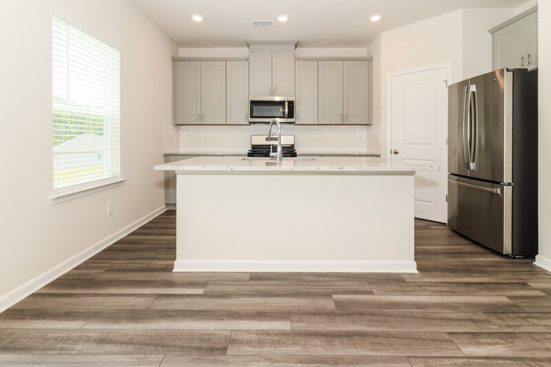 2,235/Mo, 545 Magnolia Dr Dawsonville, GA 30534 Kitchen View 2