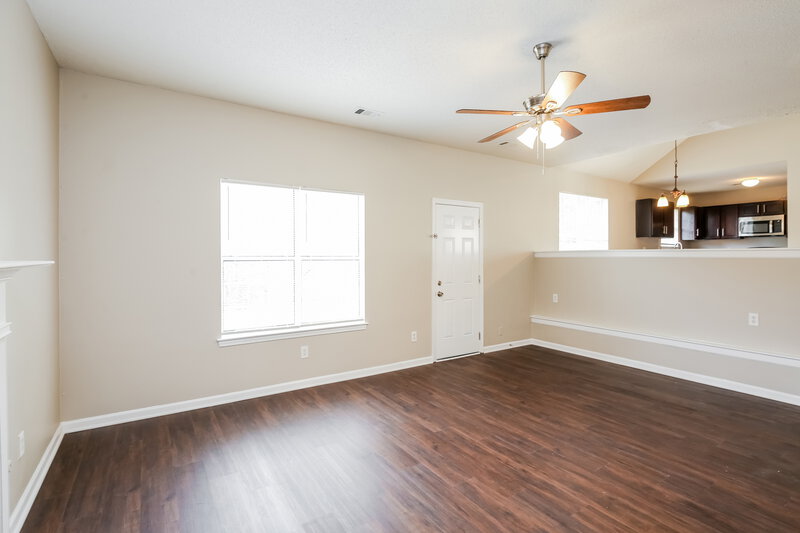 2,040/Mo, 3527 McIntosh Ln Snellville, GA 30039 Living Room View