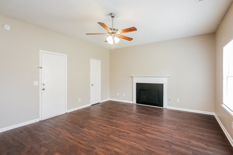 2,040/Mo, 3527 McIntosh Ln Snellville, GA 30039 Living Room View 3