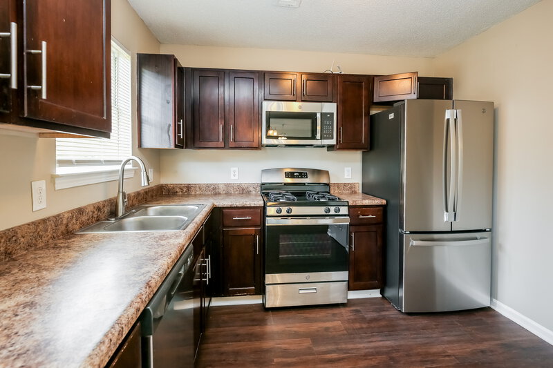 2,040/Mo, 3527 McIntosh Ln Snellville, GA 30039 Kitchen View