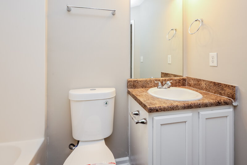 2,040/Mo, 3527 McIntosh Ln Snellville, GA 30039 Bathroom View