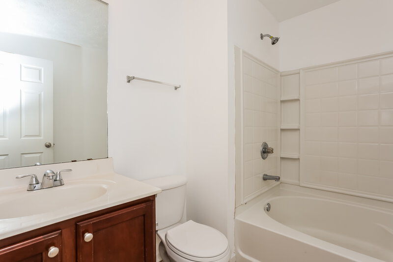 2,160/Mo, 4670 Duval Point Way SW Snellville, GA 30039 Bathroom View