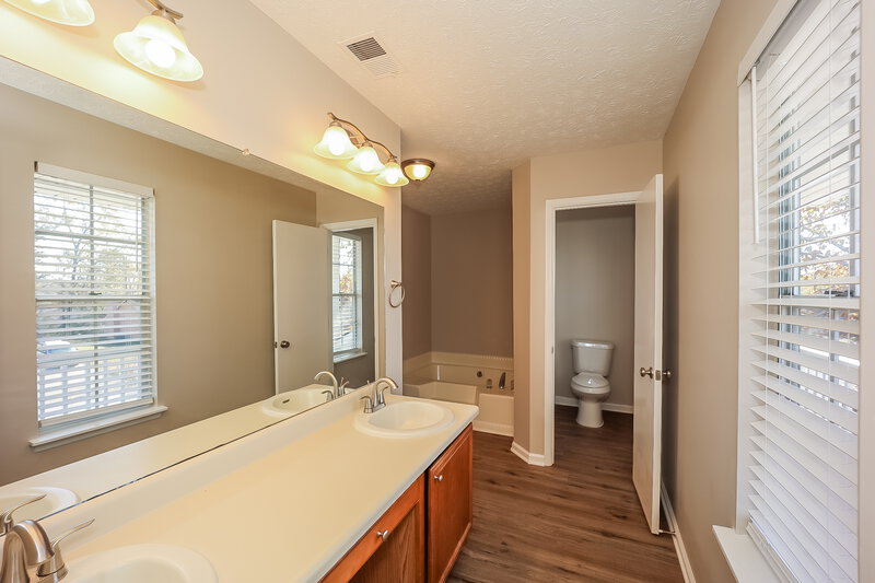 1,885/Mo, 300 Marley Dr South Fulton, GA 30349 Main Bathroom View