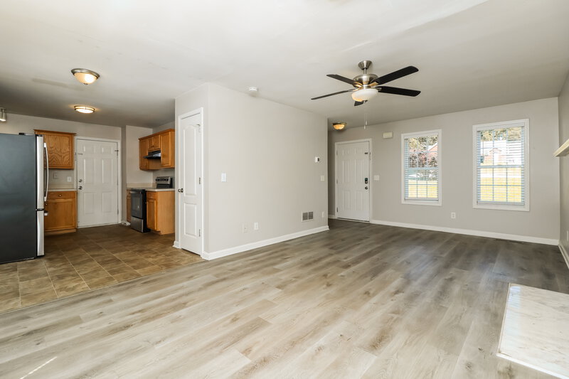 1,700/Mo, 9490 Pebble Creek Ct Villa Rica, GA 30180 Living Room View 3