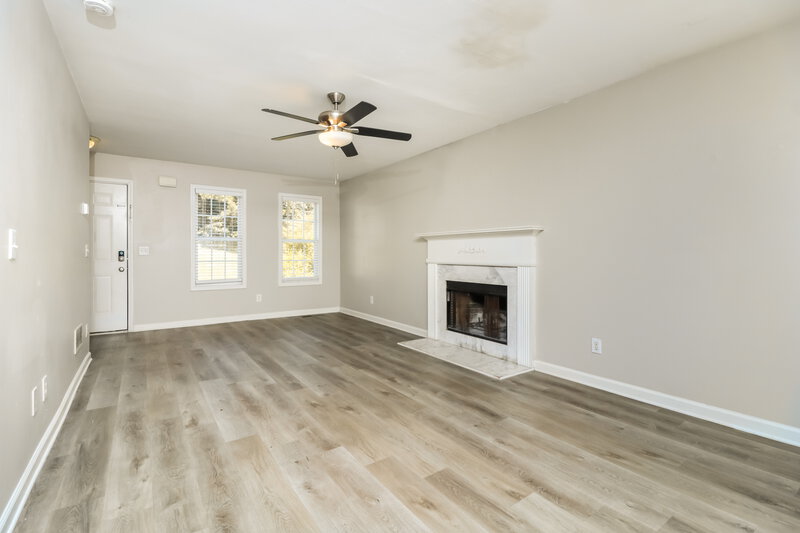 1,700/Mo, 9490 Pebble Creek Ct Villa Rica, GA 30180 Living Room View 4
