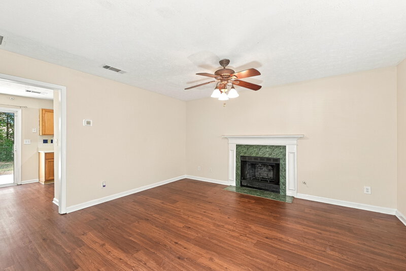 1,960/Mo, 3019 Sentinel Cir Lawrenceville, GA 30043 Living Room View