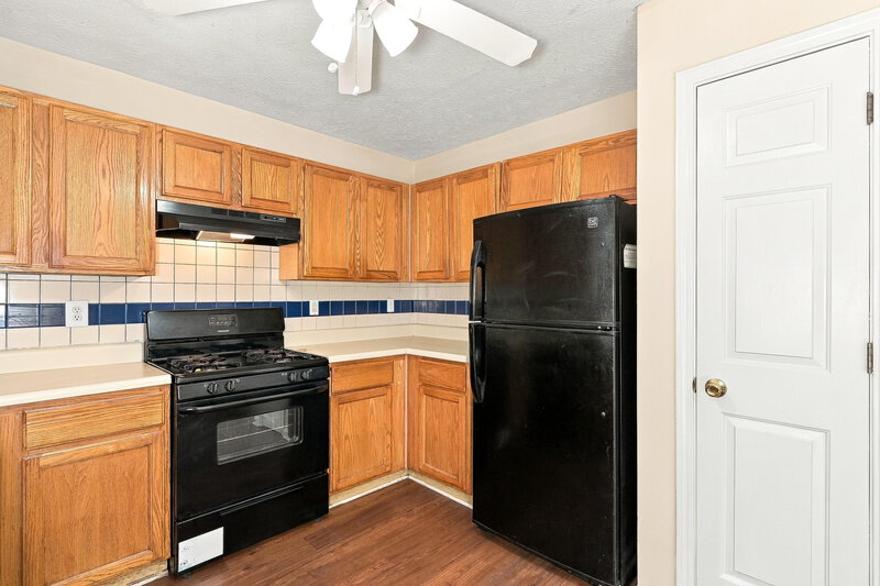 1,960/Mo, 3019 Sentinel Cir Lawrenceville, GA 30043 Kitchen View