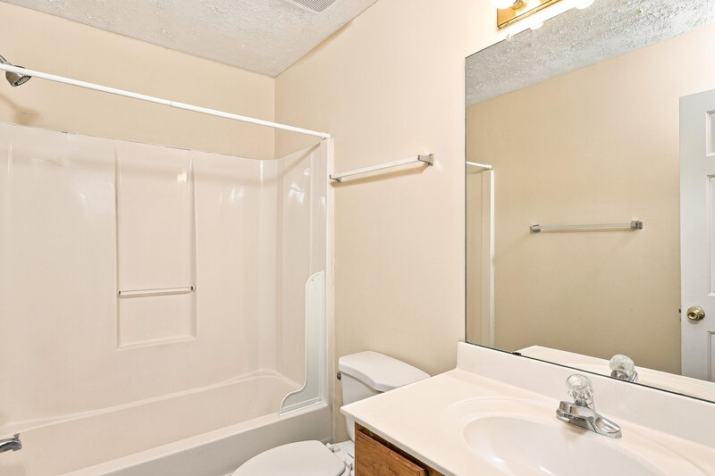1,960/Mo, 3019 Sentinel Cir Lawrenceville, GA 30043 Bathroom View