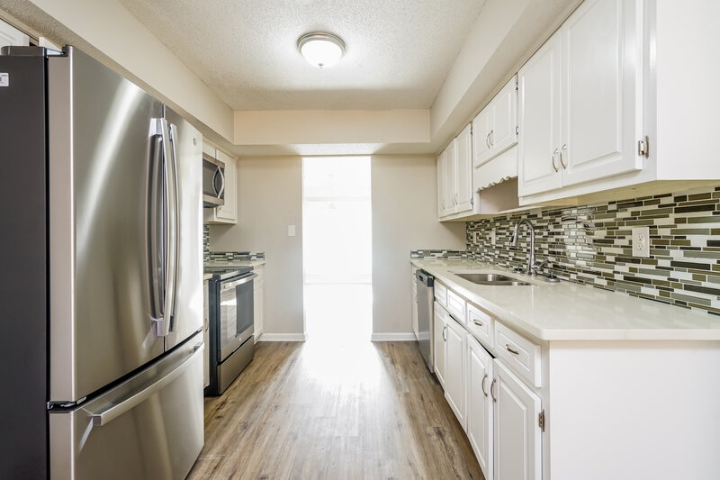 2,600/Mo, 498 Emerald Trce Jonesboro, GA 30236 Kitchen View