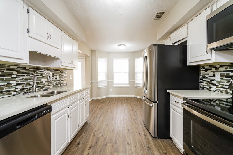 2,600/Mo, 498 Emerald Trce Jonesboro, GA 30236 Kitchen View 2