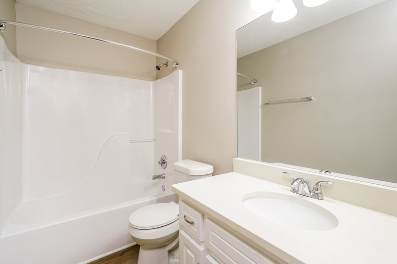 2,600/Mo, 498 Emerald Trce Jonesboro, GA 30236 Bathroom View