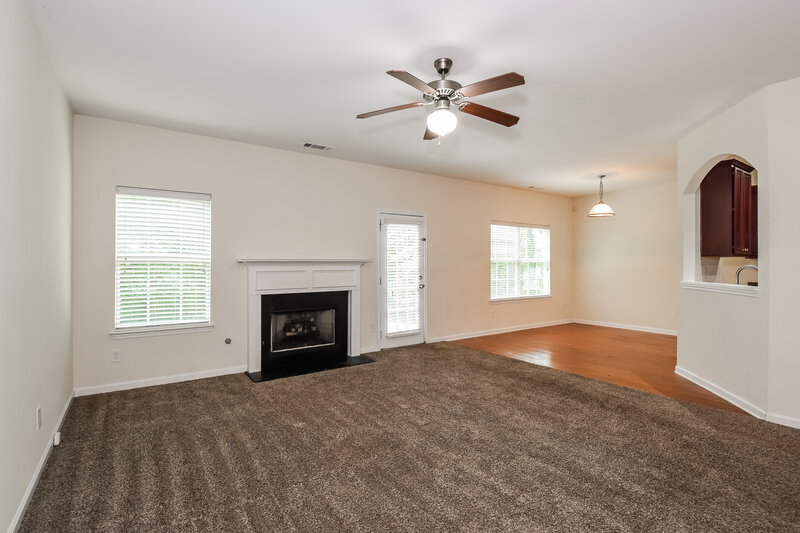 2,845/Mo, 4740 Hopewell Manor Dr Cumming, GA 30040 Living Room View 2