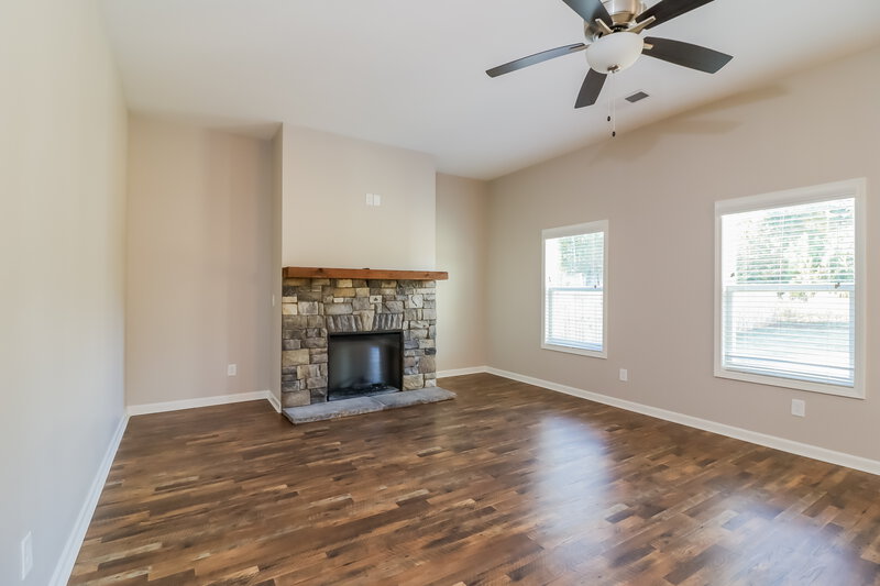 2,100/Mo, 356 Webster Lake Drive Temple, GA 30179 Living Room View 2