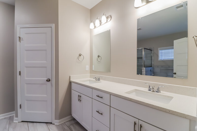 2,100/Mo, 356 Webster Lake Drive Temple, GA 30179 Main Bathroom View