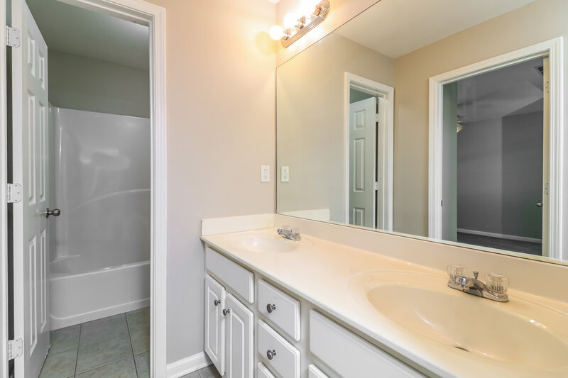 2,965/Mo, 337 Vinings Vintage Cir Mableton, GA 30126 Bathroom View