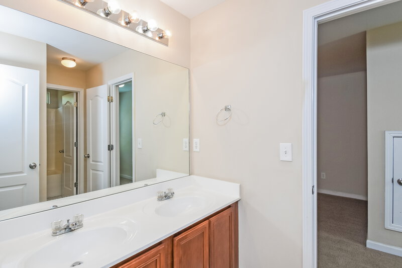 2,110/Mo, 186 Ridgemont Rd Canton, GA 30114 Bathroom View