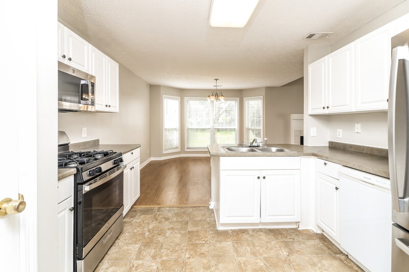 2,435/Mo, 13477 Aventide Ln Alpharetta, GA 30004 Kitchen View