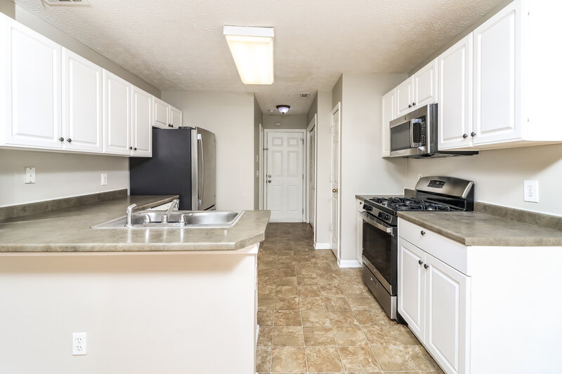 2,435/Mo, 13477 Aventide Ln Alpharetta, GA 30004 Kitchen View 2