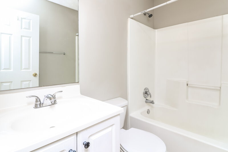 2,435/Mo, 13477 Aventide Ln Alpharetta, GA 30004 Bathroom View 2