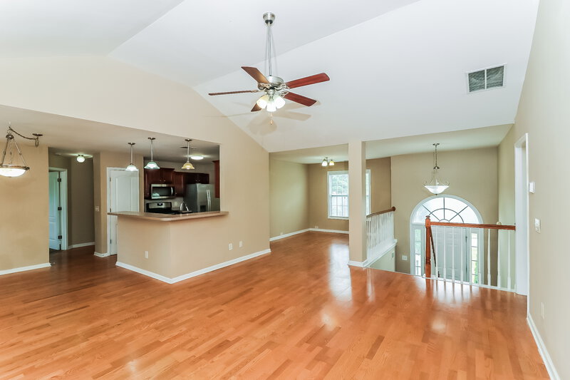 2,200/Mo, 460 Kyles Cir Hiram, GA 30141 Living Room View 3