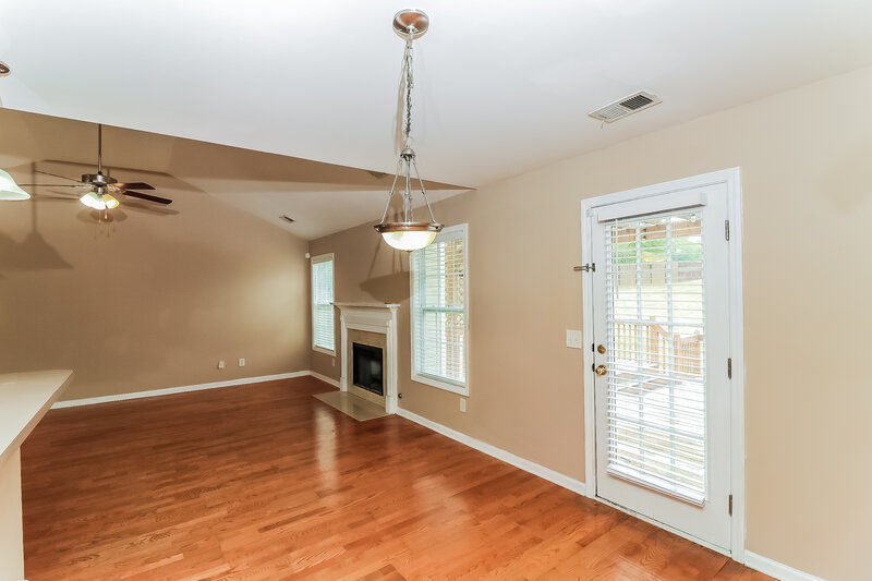 2,200/Mo, 460 Kyles Cir Hiram, GA 30141 Breakfast Nook View
