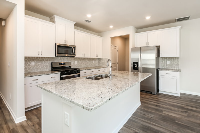 2,345/Mo, 496 Magnolia Dr Dawsonville, GA 30534 Kitchen View