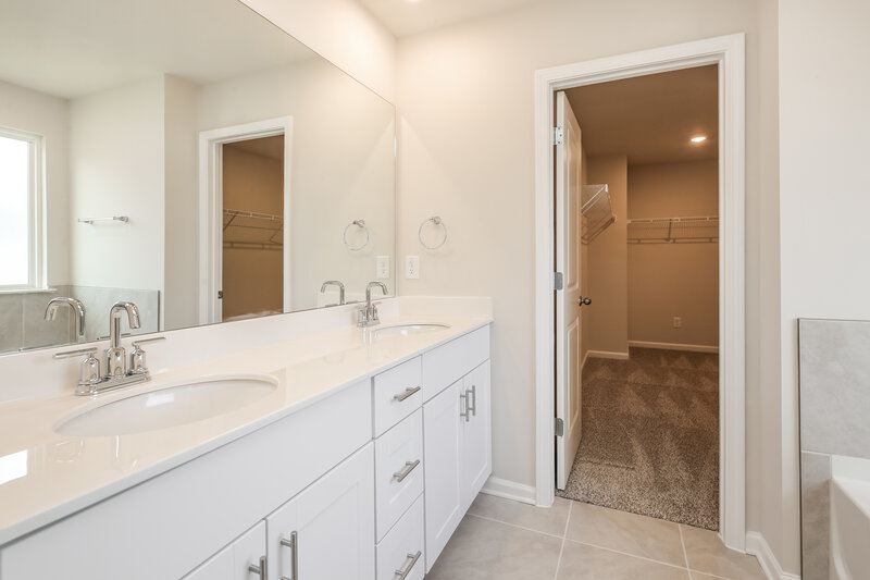 2,345/Mo, 496 Magnolia Dr Dawsonville, GA 30534 Main Bathroom View