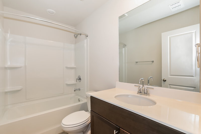 3,230/Mo, 165 Longleaf St Dawsonville, GA 30534 Bathroom View