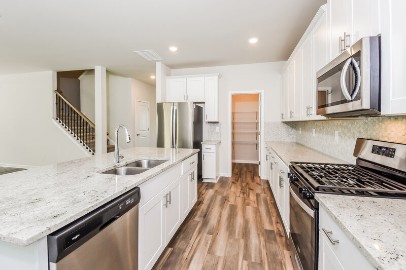 2,290/Mo, 137 Longleaf St Dawsonville, GA 30534 Kitchen View