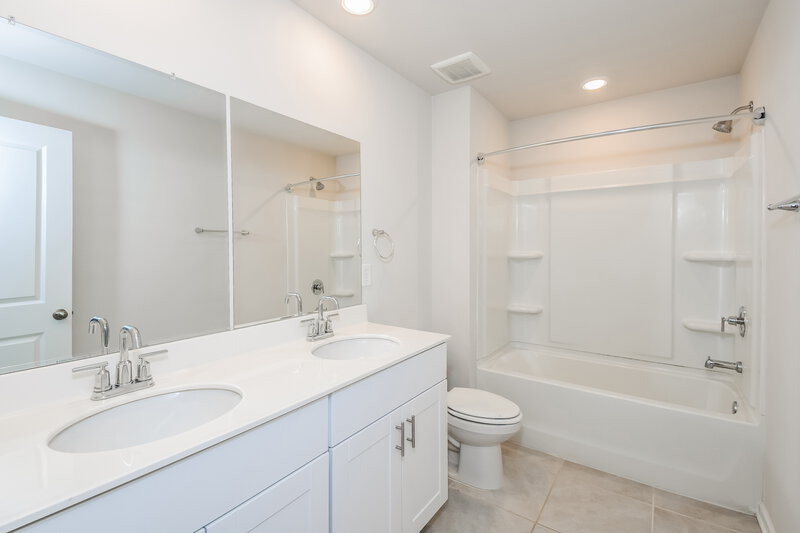 2,290/Mo, 137 Longleaf St Dawsonville, GA 30534 Bathroom View