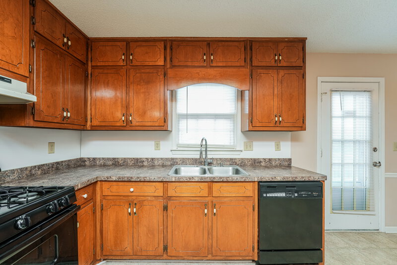 1,755/Mo, 3138 Rock Pine Way Snellville, GA 30078 Kitchen View