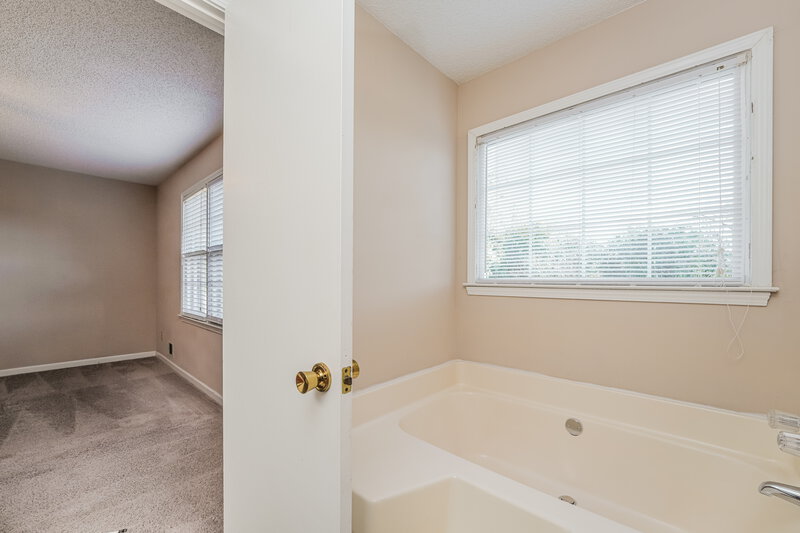 1,755/Mo, 3138 Rock Pine Way Snellville, GA 30078 Main Bathroom View 2