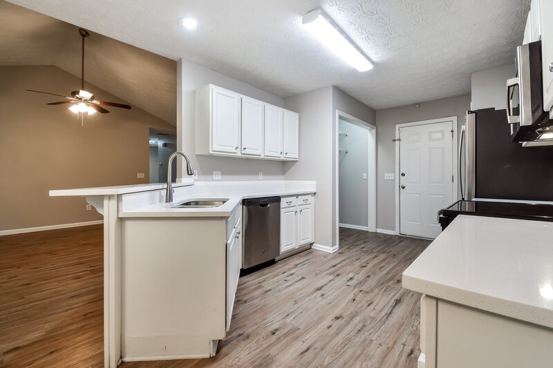 1,920/Mo, 1016 Fishback Way Sugar Hill, GA 30518 Kitchen View