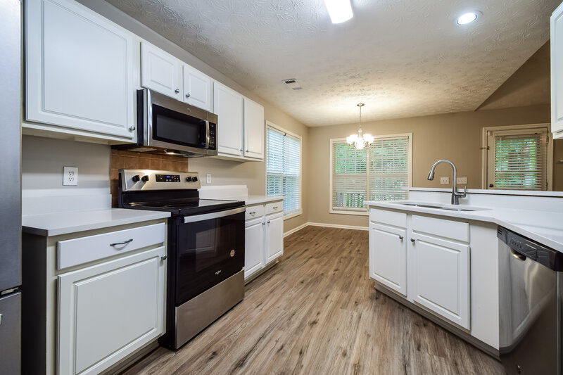 1,920/Mo, 1016 Fishback Way Sugar Hill, GA 30518 Kitchen View 3