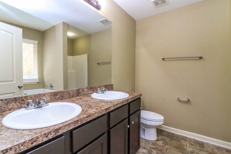1,850/Mo, 132 Brightondale Blvd Dallas, GA 30132 Main Bathroom View