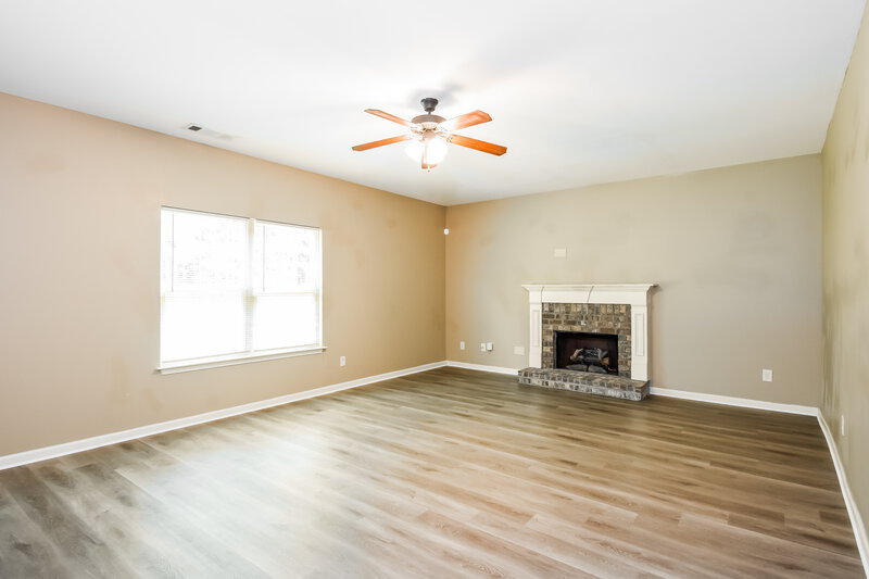 2,000/Mo, 216 Brightondale Blvd Dallas, GA 30132 Family Room View