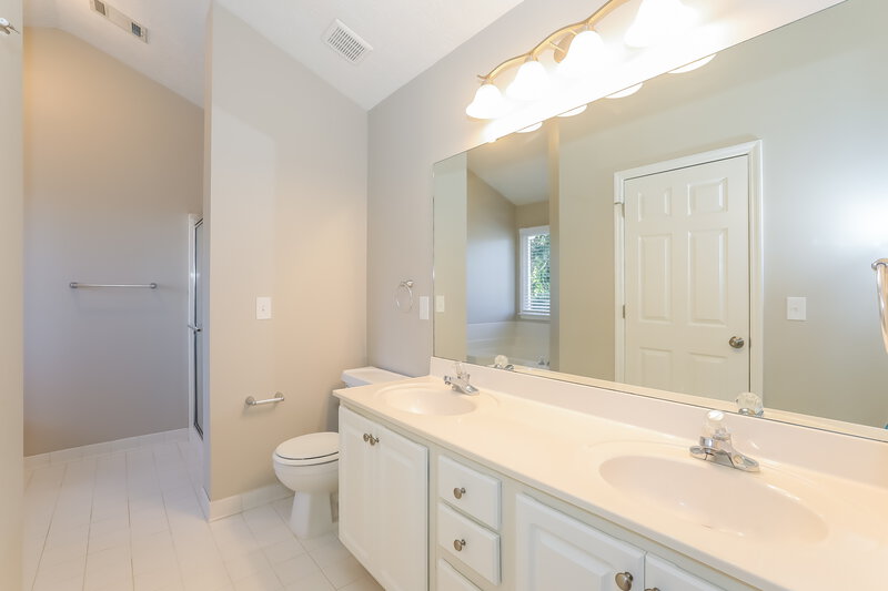 2,440/Mo, 790 Brand South Trl Lawrenceville, GA 30046 Main Bathroom View