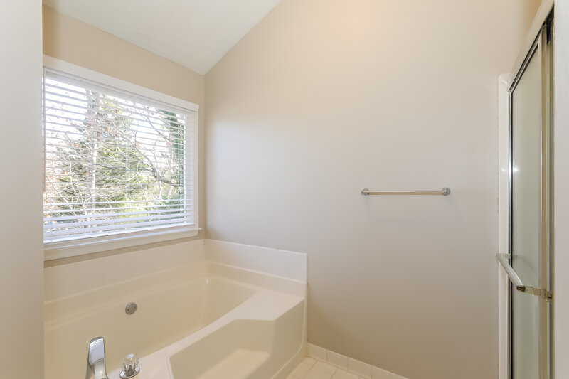 2,440/Mo, 790 Brand South Trl Lawrenceville, GA 30046 Main Bathroom View 2